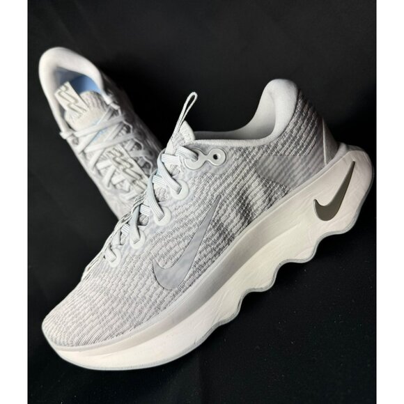 ❤️ H90- SIZE 7.5 WOMEN'S NIKE MOTIVA PHOTON DUST DV1238 010 - Picture 2 of 11